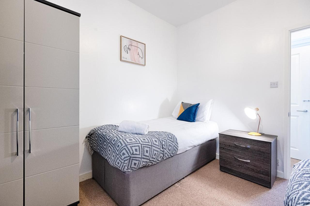 Parking, Smart Tv'S In All Rooms! Σουόνσι Εξωτερικό φωτογραφία